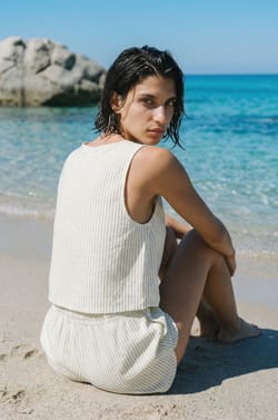 Short &agrave; rayures avec lin;${refinementColor}