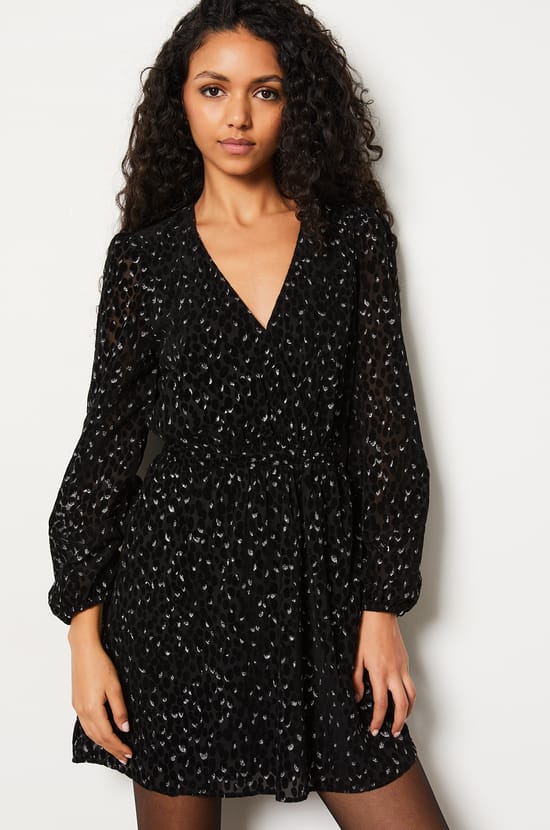 Robe courte à motifs pailletés;${refinementColor}