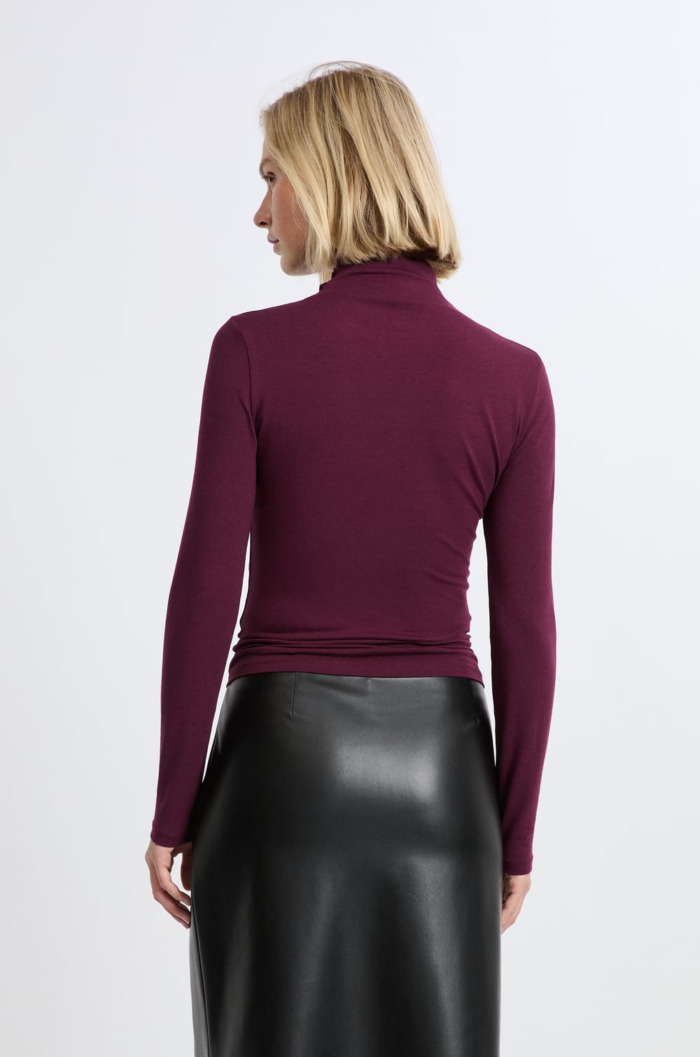 Camiseta de manga larga con cuello con lazada de algod&oacute;n;${refinementColor}