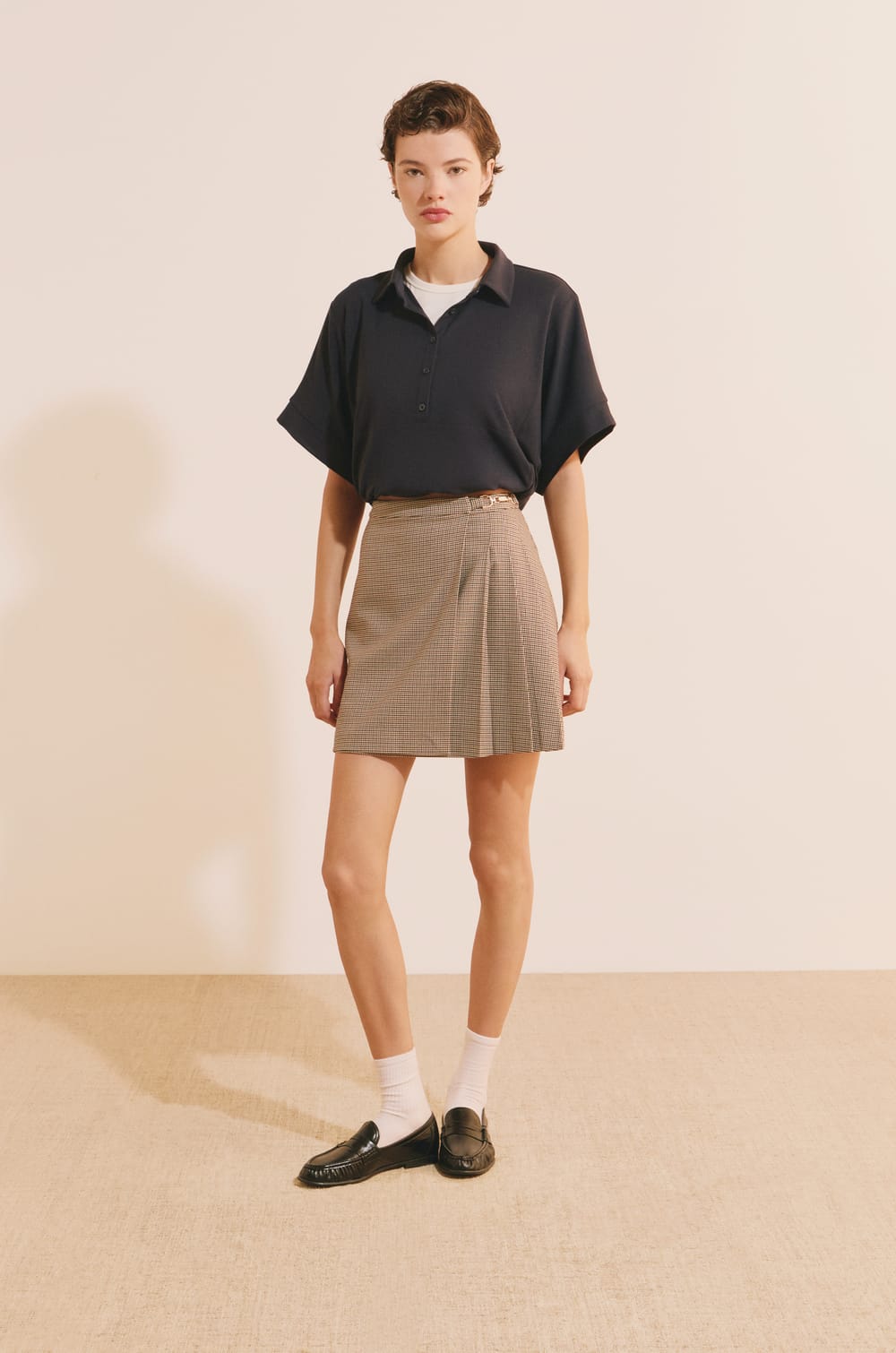 Jupe courte &agrave; boucle dor&eacute;e;${refinementColor}