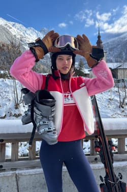 Teplá sherpa bunda s kontrastními vsadkami;${refinementColor}