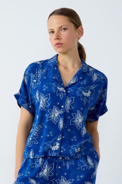 Short-Sleeved Patterned Pajama Shirt;${refinementColor}