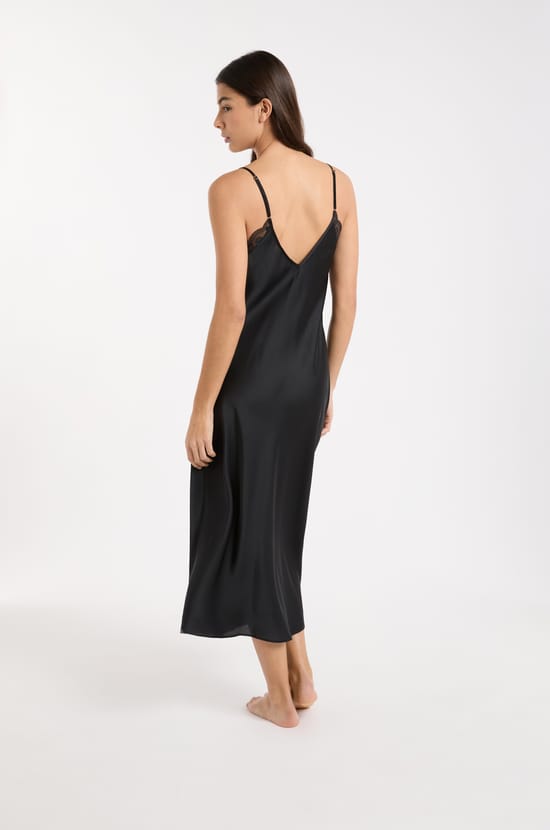 Nuisette satin&eacute;e avec d&eacute;tails dentelle;${refinementColor}