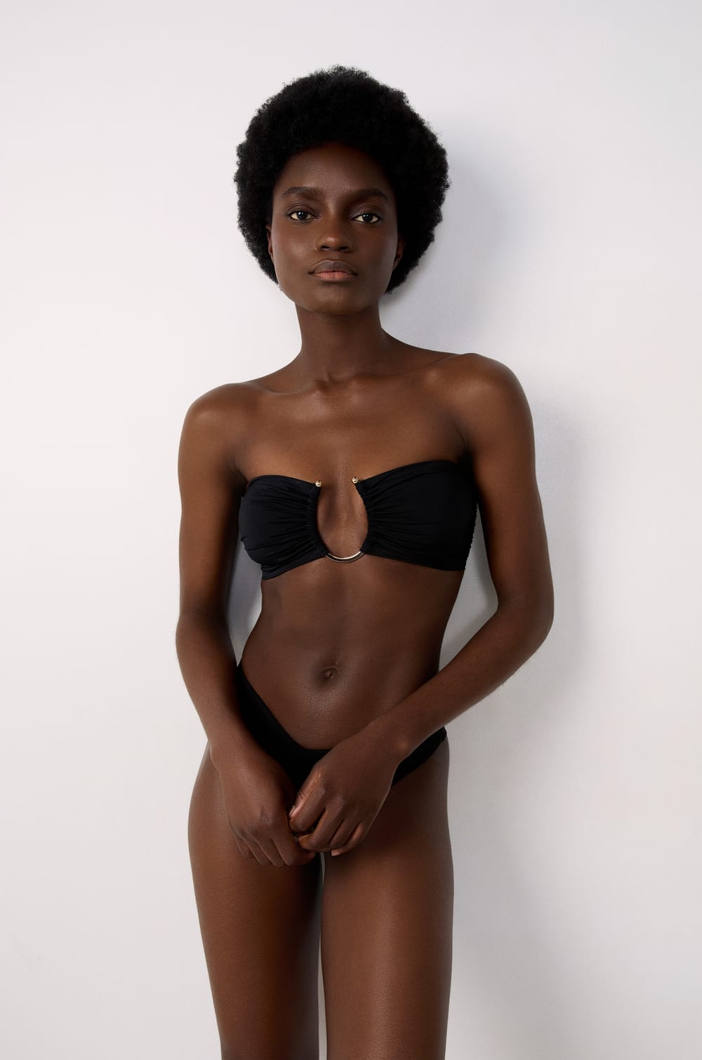 Bandeau haut de maillot détail anneau satiné;${refinementColor}