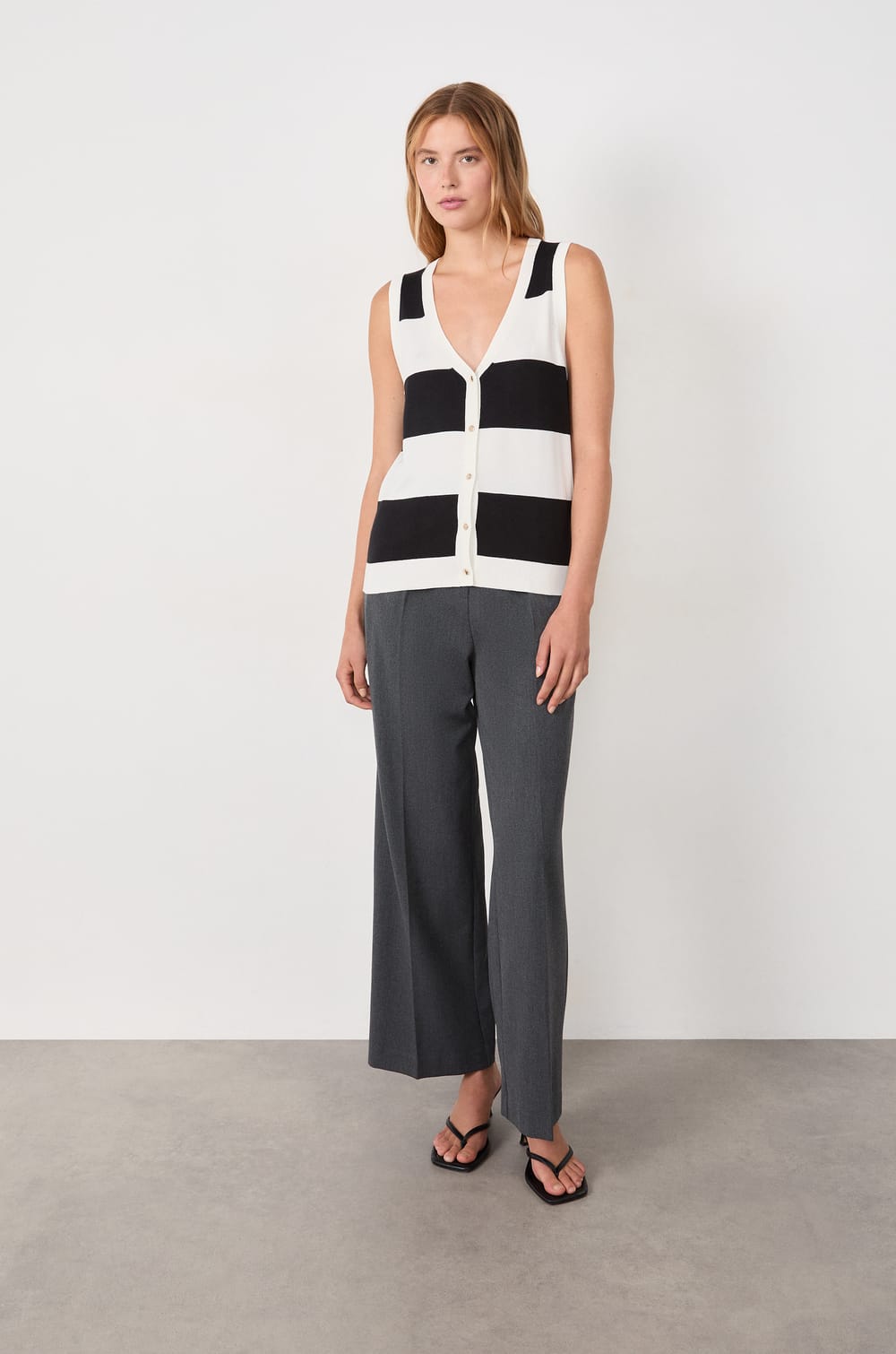 Pull cardigan sans manches;${refinementColor}