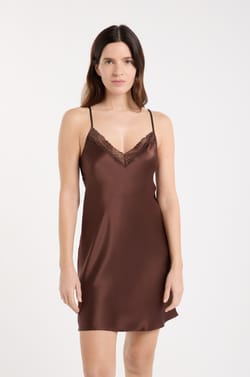 Nuisette en soie d&eacute;tails dentelle;${refinementColor}