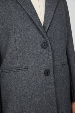 Short coat;${refinementColor}