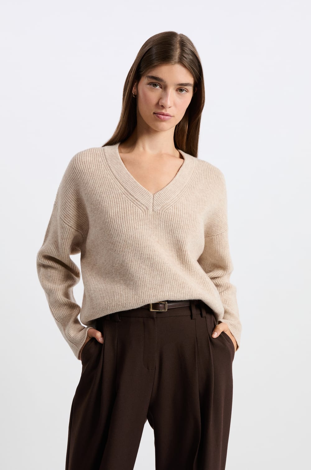 Long-sleeved V-neck sweater;${refinementColor}