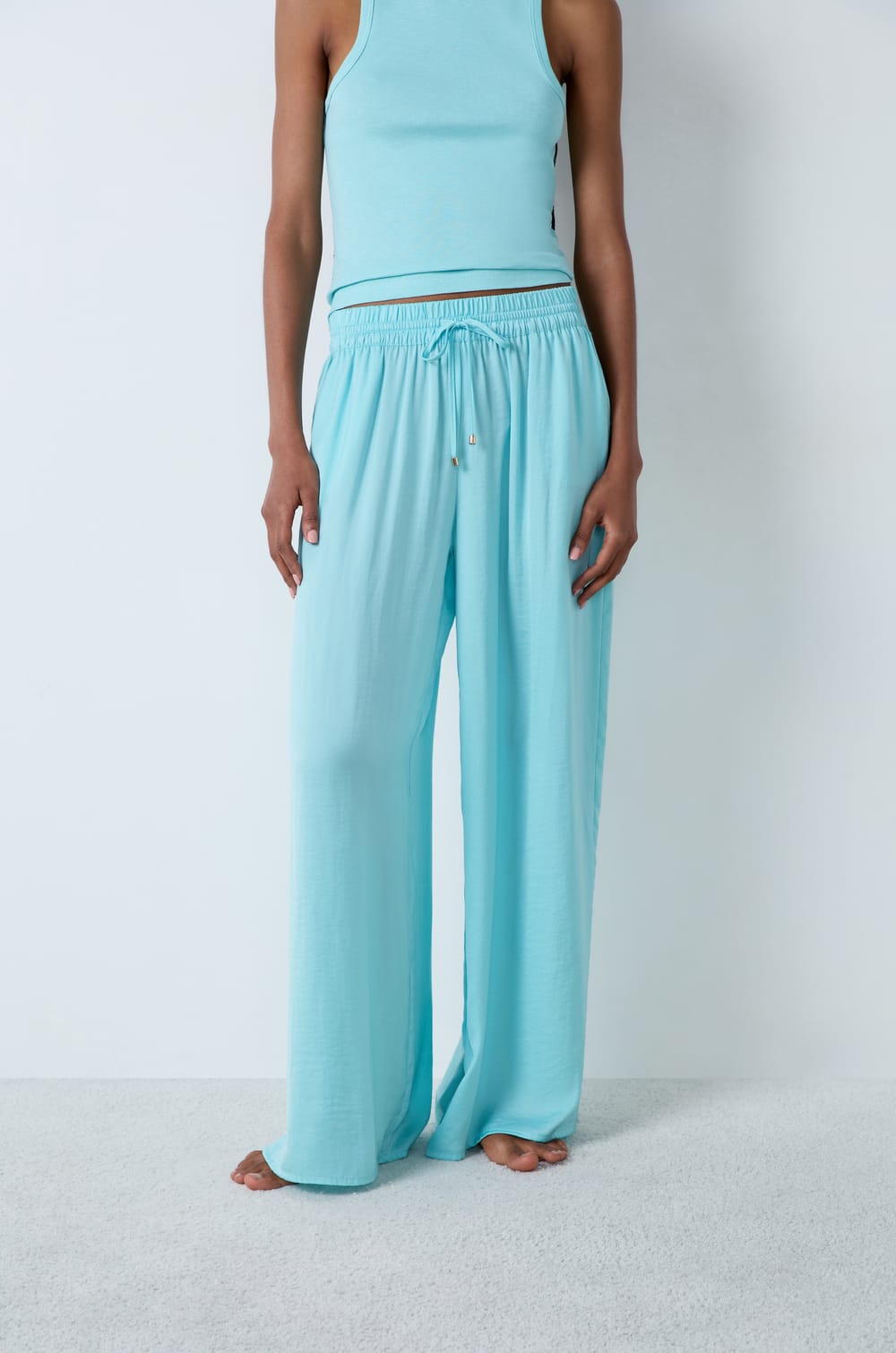 Wide-cut satin trousers;${refinementColor}