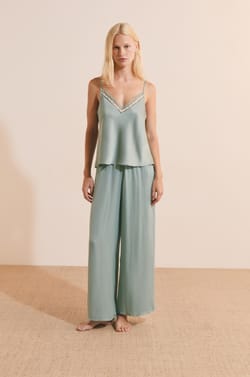 Top de pijama de sat&eacute;n con encaje;${refinementColor}
