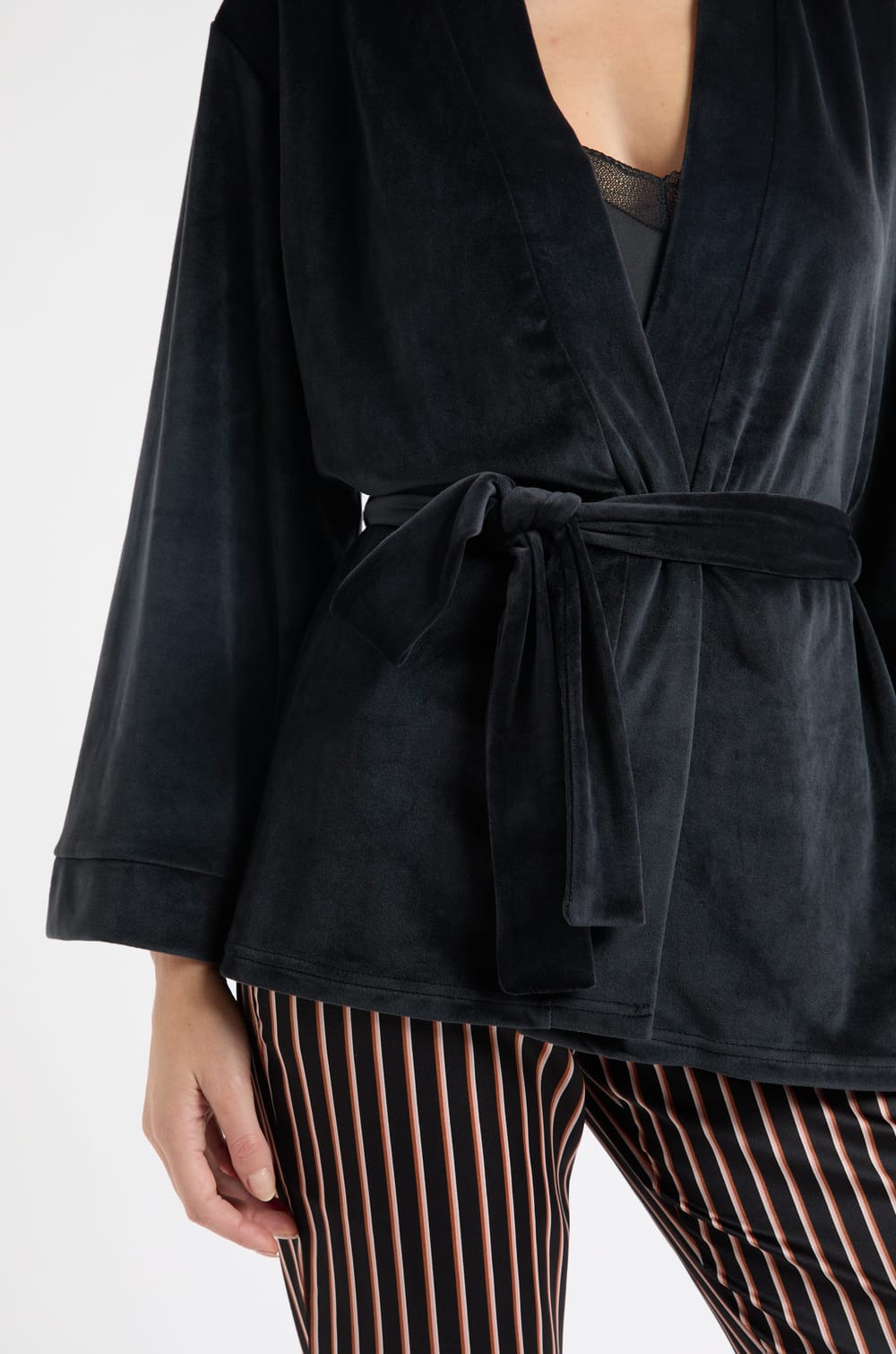 Ensemble de pyjama 3 pièces en satin;${refinementColor}