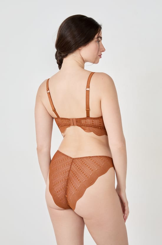 Wireless Triangle Bra;${refinementColor}