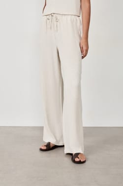 Wide Trousers;${refinementColor}