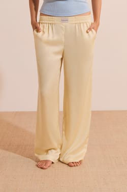 Pantalon de pyjama satin&eacute;;${refinementColor}