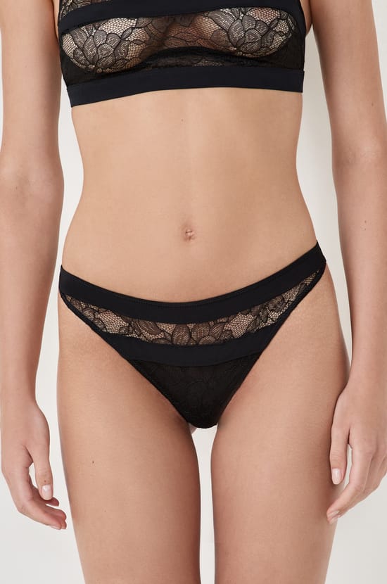 Tanga aus Spitze;${refinementColor}