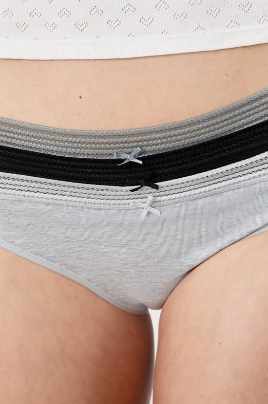 Pack of 3 Cotton and Lace Briefs;${refinementColor}
