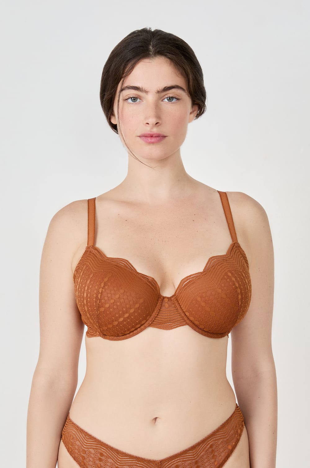Bra n.4 - the lightly lined;${refinementColor}