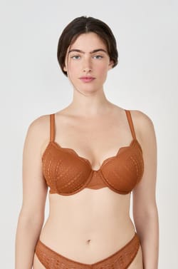 Bra n.4 - the lightly lined;${refinementColor}
