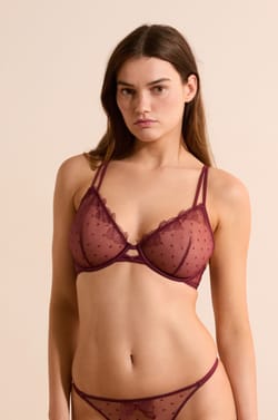 Soutien-gorge sans coques en broderie;${refinementColor}