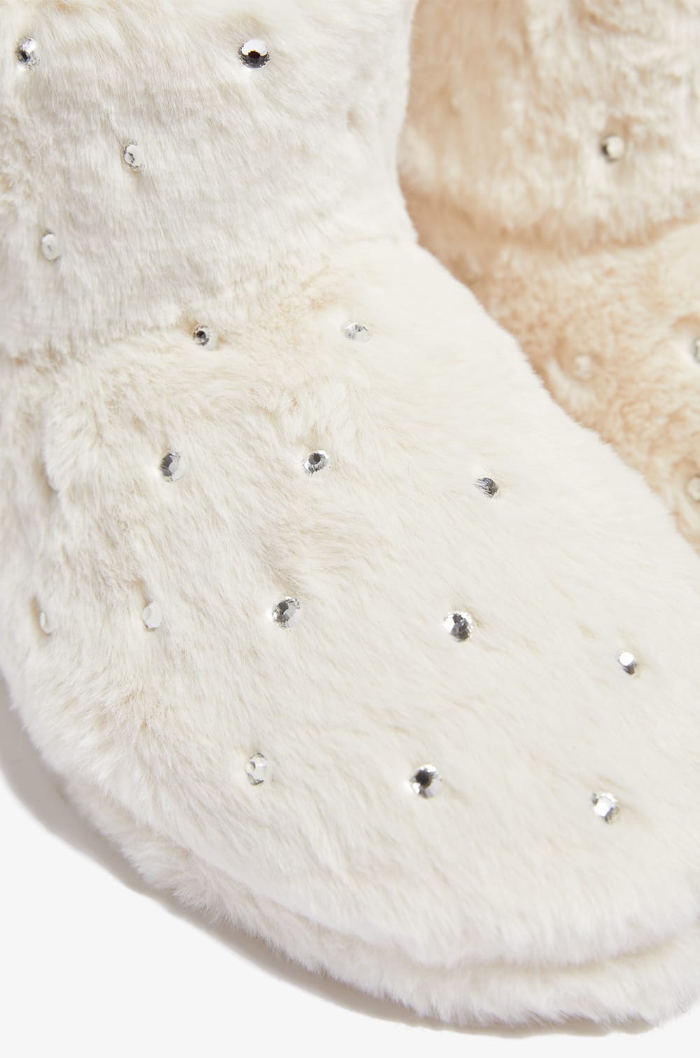 Chaussons bottines en fourrure &agrave; strass;${refinementColor}