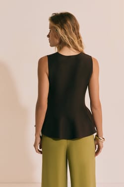 Sleeveless Top;${refinementColor}