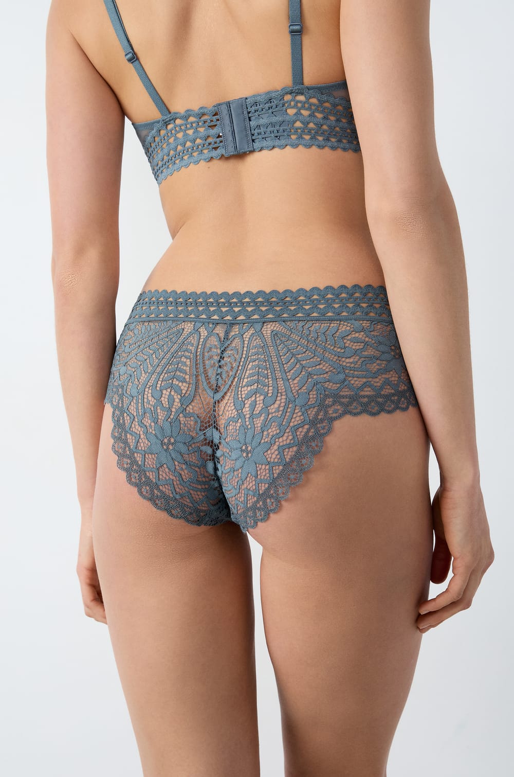 Braguita culotte de encaje;${refinementColor}