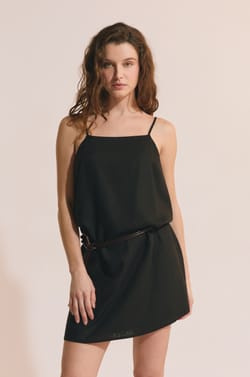 Robe courte avec lin;${refinementColor}