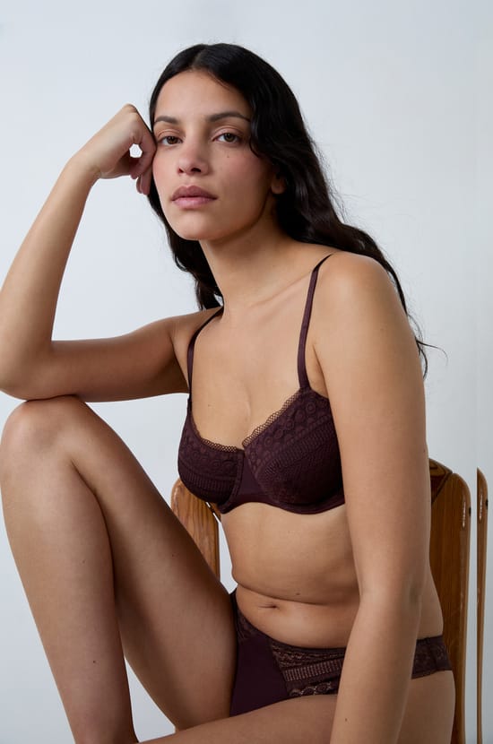  Sujetador sin relleno;${refinementColor}