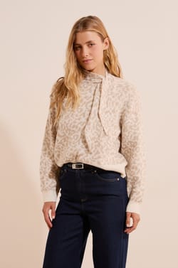 Pull &agrave; motif l&eacute;opard avec lien &agrave; nouer;${refinementColor}