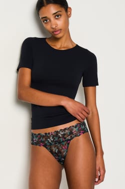 Tanga de encaje estampado;${refinementColor}