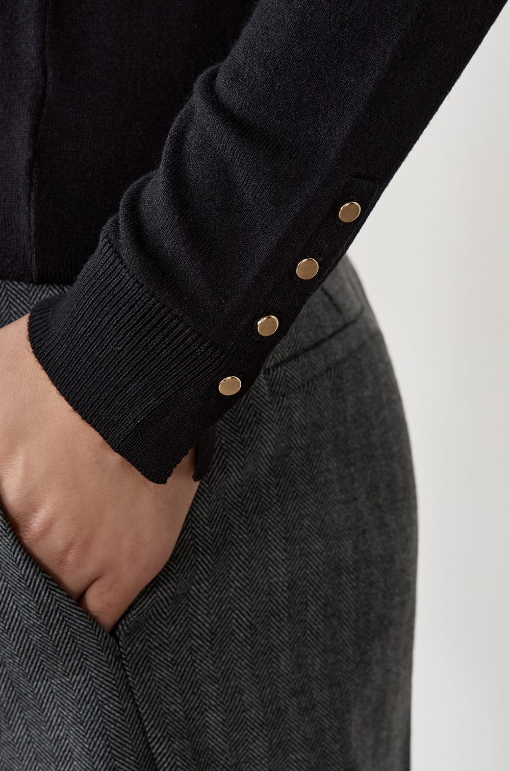 V-neck Sweater;${refinementColor}