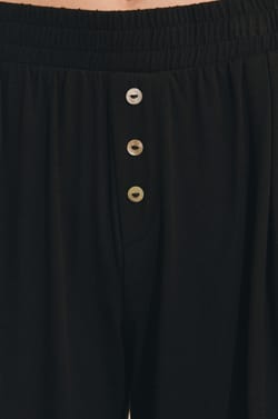 Pantal&oacute;n corto de pijama liso de modal;${refinementColor}
