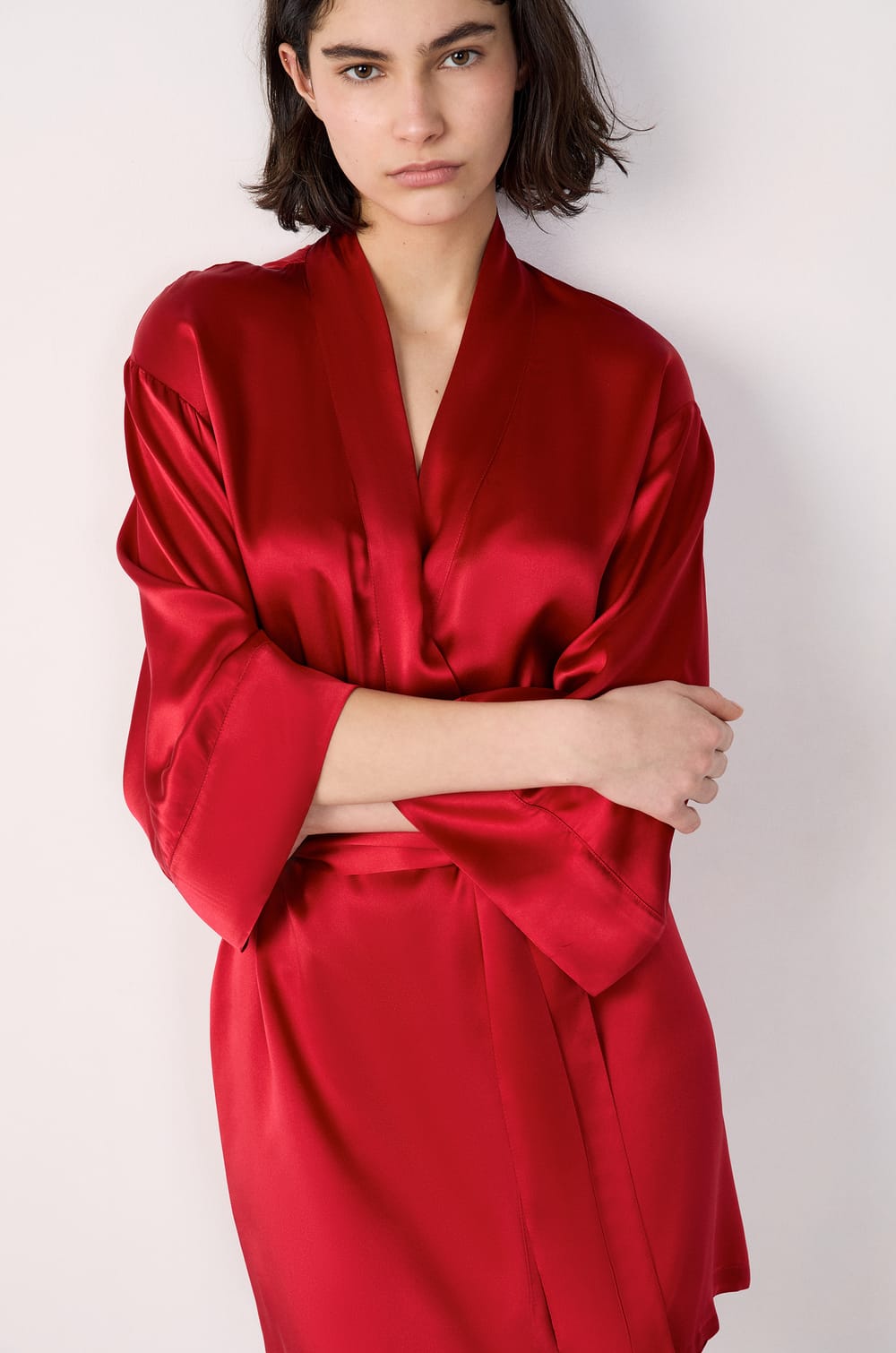 Silk Robe;${refinementColor}