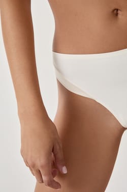 Tanga de microfibra satinada;${refinementColor}