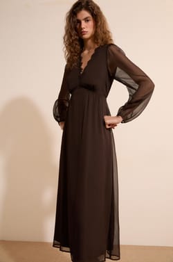 Robe longue col V;${refinementColor}