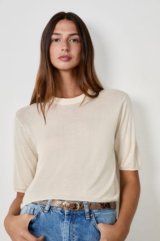 Short-sleeved sweater;${refinementColor}