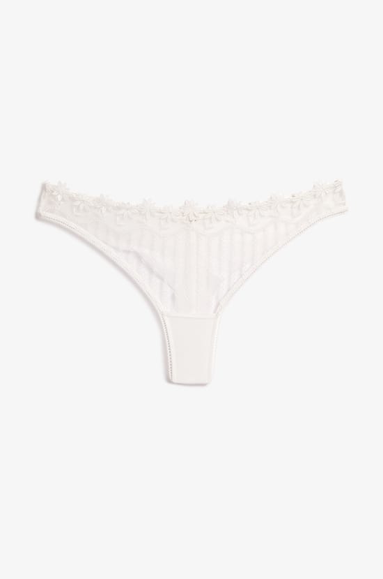 Tanga de tul con bordado floral;${refinementColor}