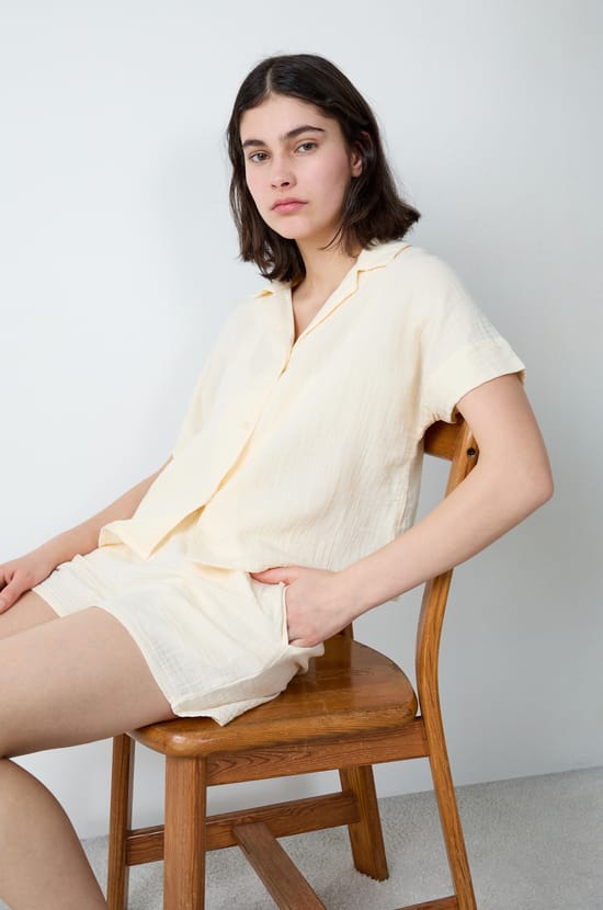 Short-sleeved cotton pyjama shirt;${refinementColor}