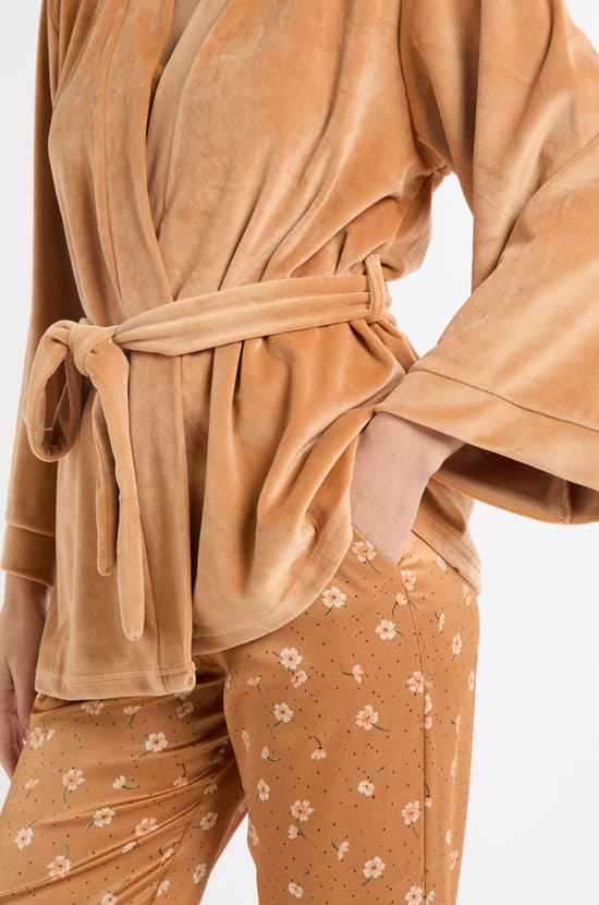 Ensemble de pyjama 3 pièces satiné à motifs fleurs;${refinementColor}