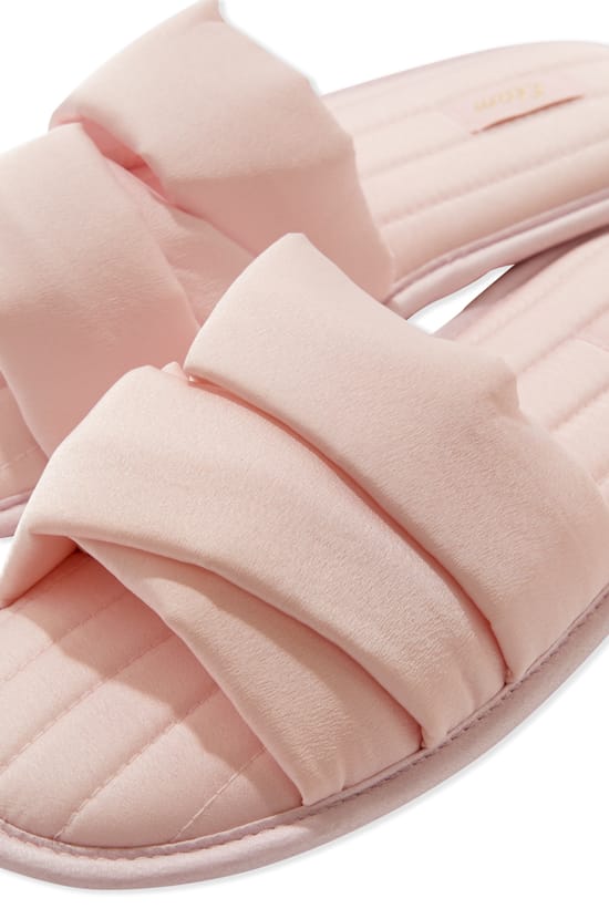 Zapatillas tipo chancla;${refinementColor}