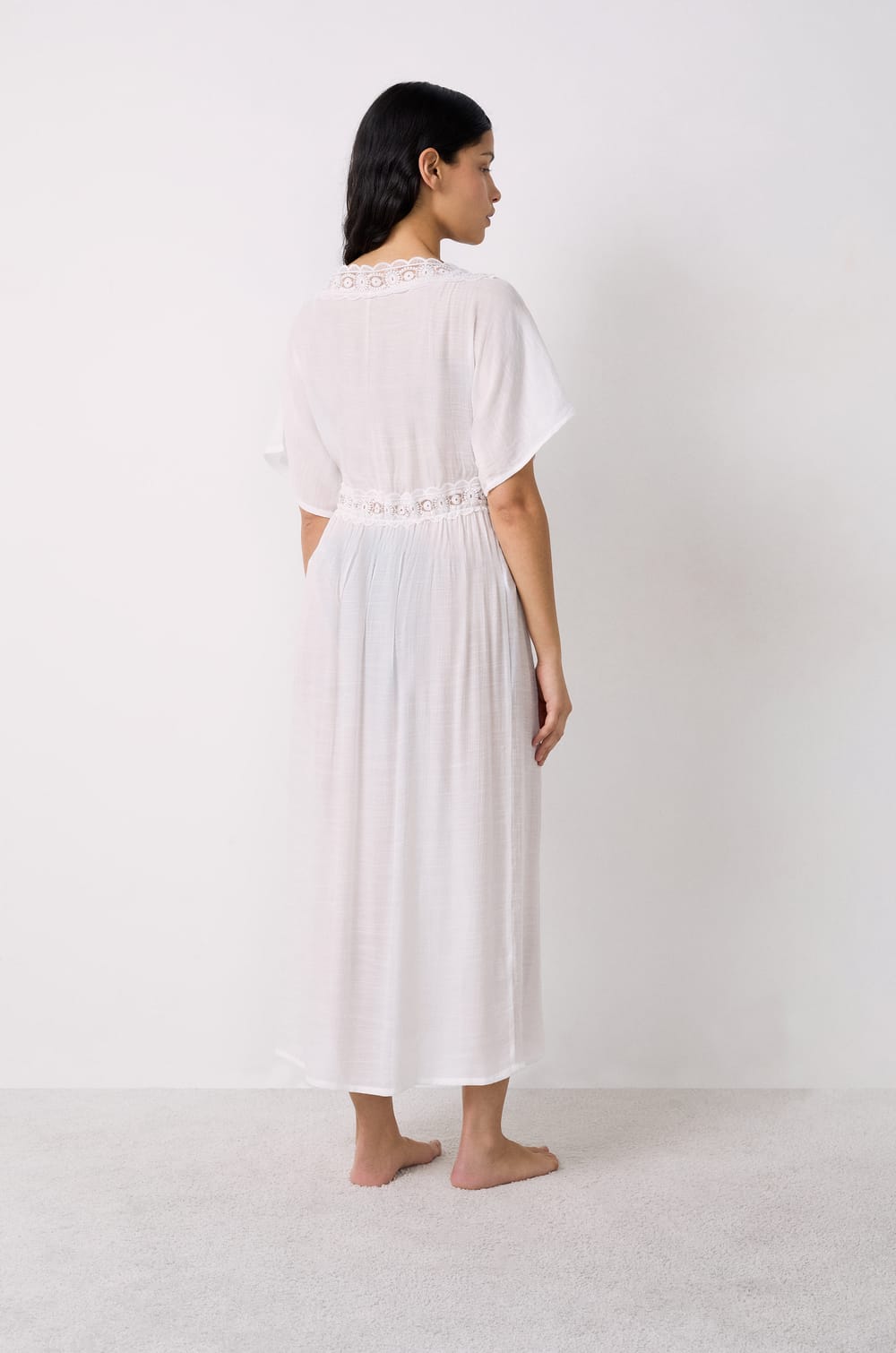 Long Embroidered Kimono;${refinementColor}