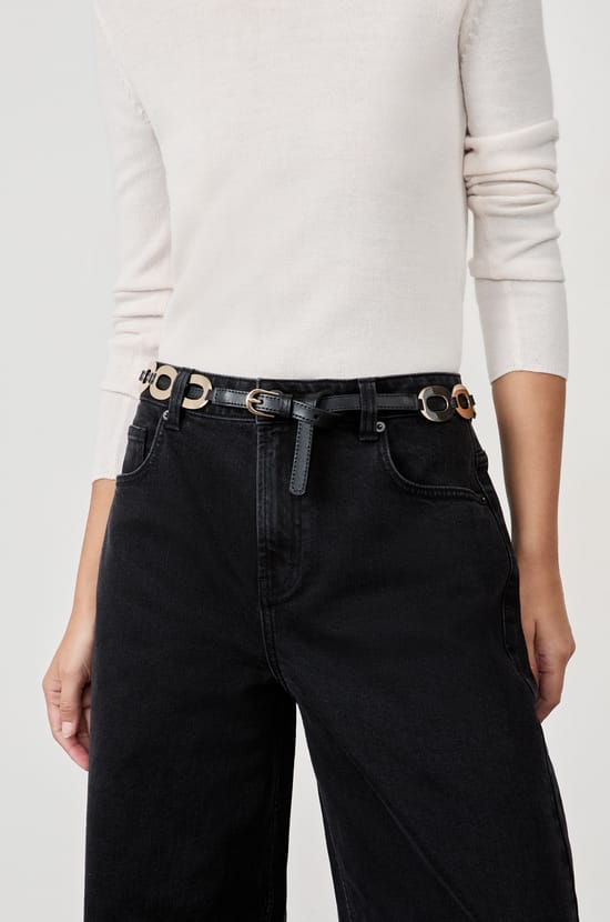 Leather belt;${refinementColor}