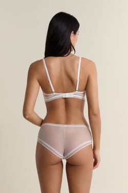 Biustonosz tr&oacute;jkątny bez fiszbin z koronkowymi detalami;${refinementColor}