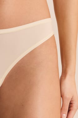 Tanga en microfibre;${refinementColor}