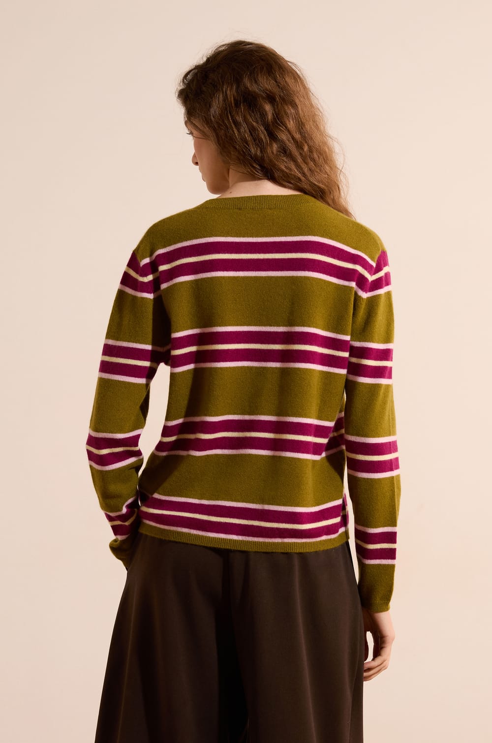 Pull col rond ray&eacute; 100% cachemire;${refinementColor}