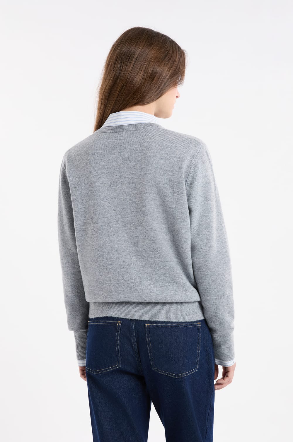 Pull col V avec laine;${refinementColor}