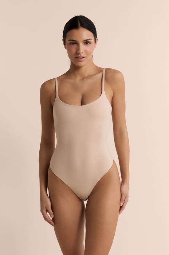 Body en microfibre avec brassi&egrave;re int&eacute;gr&eacute;e;${refinementColor}