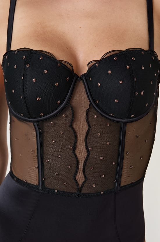 Body armaturé en broderie;${refinementColor}