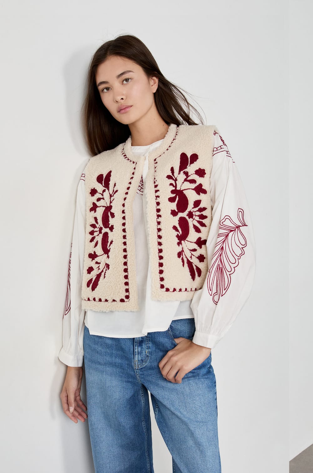 Sleeveless Faux Fur Cardigan;${refinementColor}