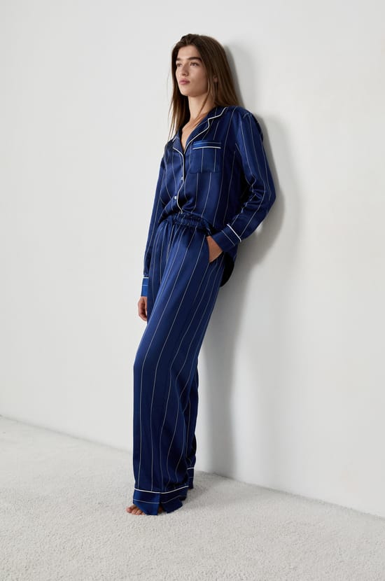 Pantalon de pyjama en satin à rayures;${refinementColor}